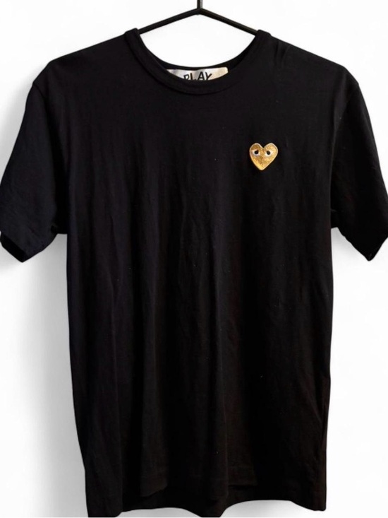 Comme des Garcons Other - COMME DES GARÇONS PLAY tee shirt in Black with Gold Heart